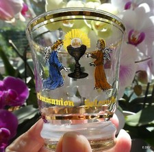 VERRE DE COMMUNION SOLENNELLE  avant 1960  MOTIF EMAILLE AUX ANGES