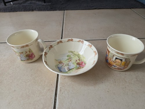 Lot tasses et assiette - de,