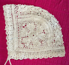 Ancien bonnet / coiffe de bébé en dentelle irlandaise