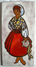 CARREAU CERAMIQUE FEMME EN COSTUME TRADITIONNEL SYLVIE ROIS MAJORQUE