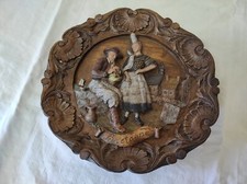 Ancienne Assiette décorative en bois sculpté peint  " Bretagne " 23 cm diamètre