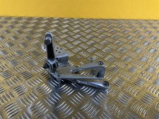 Platine repose pieds arrière droite pour YAMAHA R 1