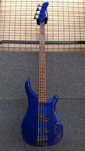 Guitare basse électrique