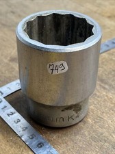 N. 749 outil ancien douille