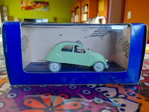 Tintin voiture 2cv de - tintin, /