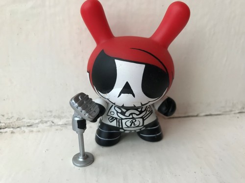 Figurine action kidrobot - action,