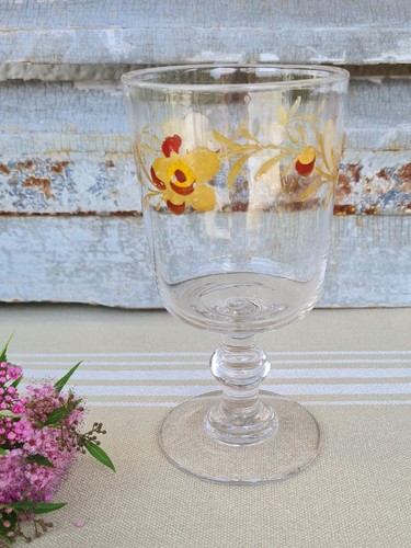 Ancien verre sur pied moule - verre,