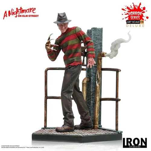 Nightmare elm street statue - on,