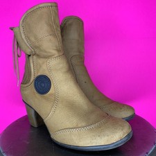 Pataugas Tan Leather Ribbed