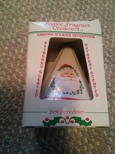 044 VTG Festive Fragrant Santa
