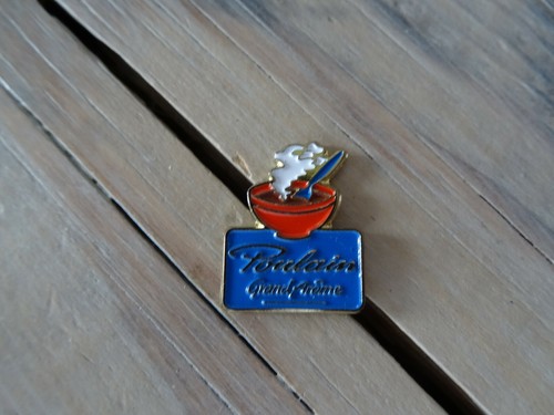Pin publicitaire poulain - publicitaire,