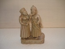 Statuette Couple en Pierre Sculptée 