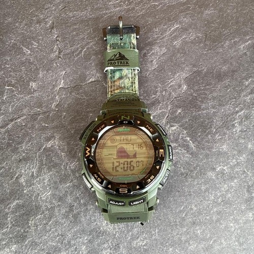 Montre solaire radiocommandée