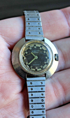 Ancienne montre mecanique - ancienne,
