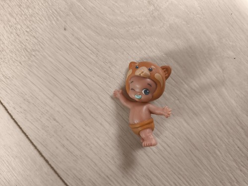 Twozies baby figure toy set - baby,