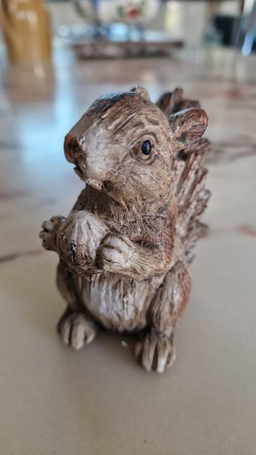 Figurine écureuil imitation