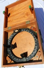 ALIDADE de COMPAS U.S. NAVY 1943 + BOITE MEME NUMERO .....