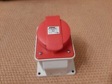 Legrand Gewiss Walther Prise à entraxes unifiés fixe hypra 32A 380V 3P+N+T