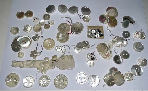 Lot anciens boutons nacre - lot,