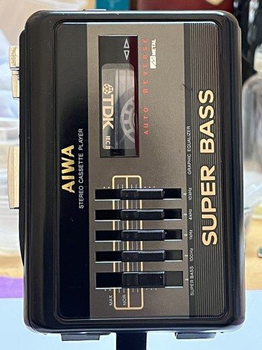 Aiwa portable cassette - 🟡aiwa,