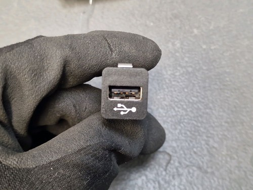 Bloc prise usb - prise, e84