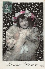 CPA Fantaisie - Bonne Année - Petite fille dans son  manteau d'hiver