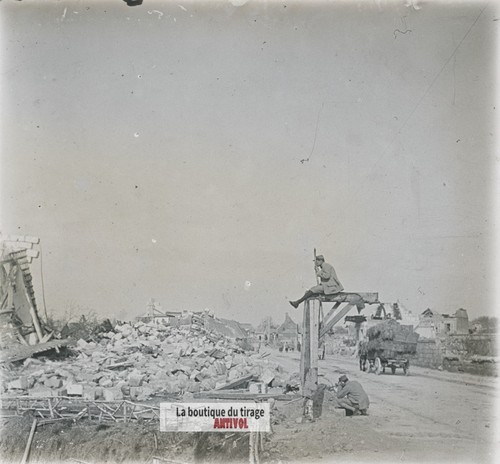 Village ruines soldat - en,