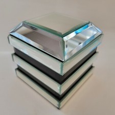 Boîte à bijoux design en miroir à facettes