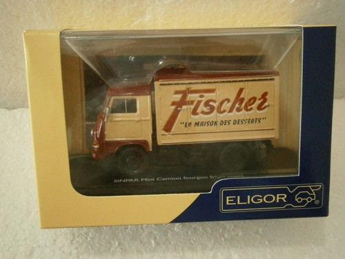 Fourgon miniature renault - miniature,