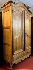 Armoire Louis XV Provençale en noyer massif d'époque XVIII siècle