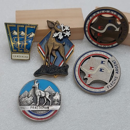 Lot insignes médailles de - et,