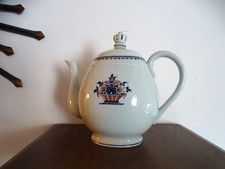 Théière en porcelaine de Limoges , COQUET vieux Rouen forme Samarra