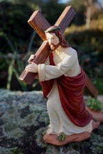 RE0331   FIGURINE STATUETTE