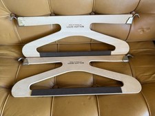 Deux Cintres VUITTON Neufs pour Malle Type  Wardrobe/Penderie