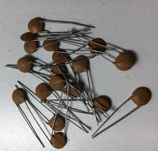  Radio TSF lot de 18 condensateurs 220pF céramique