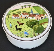 Très jolie GRANDE BOITE