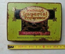 Ancienne boîte en Tôle