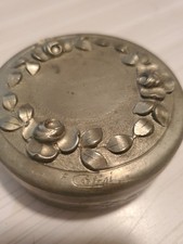 Jolie Boite ronde en étain