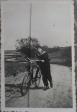 photo originale prise par un soldat marin Kriegsmarine avec vélo WW2  occupation