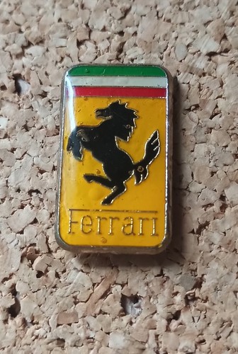 Pin ferrari cheval voiture - pin's,
