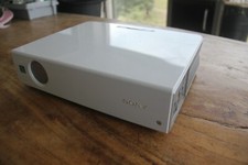 Vidéoprojecteur Sony très peu utilisé avec sa sacoche transport d'origine Sony
