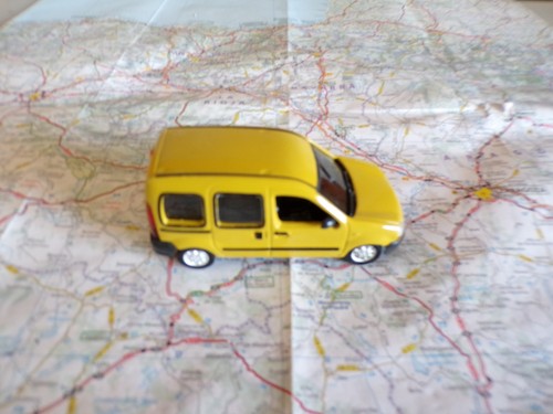 Renault kangoo jaune hachette - kangoo,