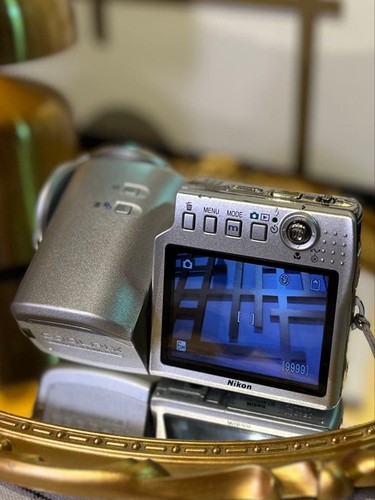 Nikon coolpix s10 swivel - coolpix,