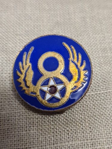 Insigne émaillé 8éme air - émaillé,