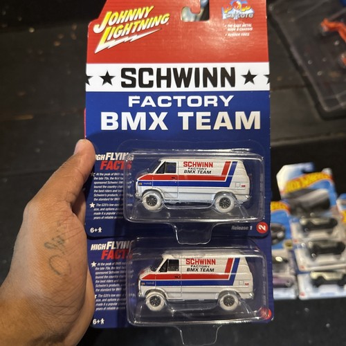 Johnny lightning white - lightning,