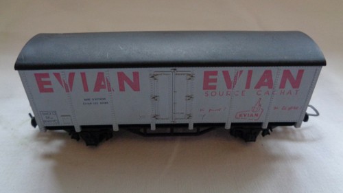 Wagon marchandise couvert - marchandise,
