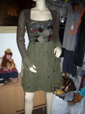 robe modèle « A/W 10 » -