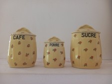 Anciens Pots à Épices