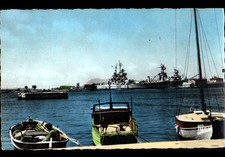 TOULON (83) BATEAU DE GUERRE "JEAN BART" à QUAI
