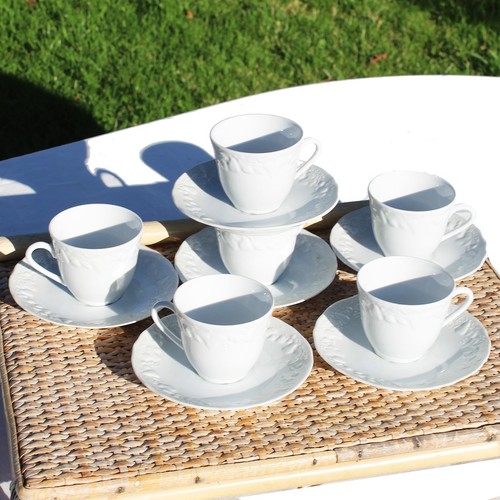 Set tasses soucoupes en - 6,
